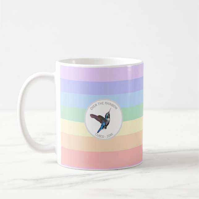 Taza De Café Colibrí azul sobre el arcoiris pastel (Izquierda)
