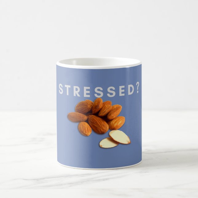 Taza De Café Comer almendras para el estrés saludable (Centro)