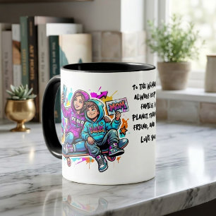 Taza de café con arte de grafiti de madre e hijo