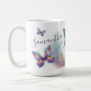 Taza de café con arte de mariposa de pastel person