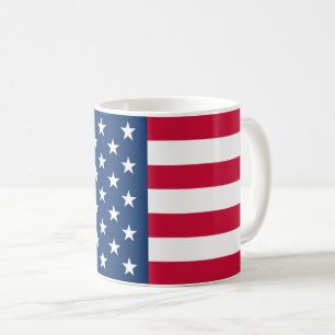 Taza de café con bandera patriótica americana