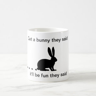 Taza de café con caca de conejo divertida