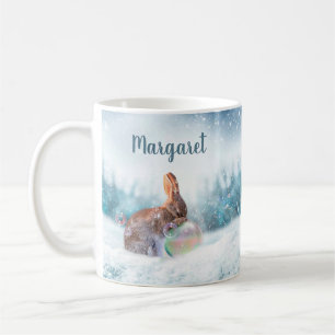 Taza de café con conejo de oración religioso en la