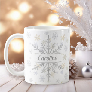 Taza de café con copos de nieve personalizados en