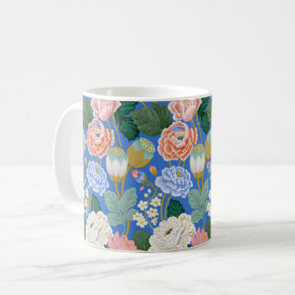 Taza de café con elegante patrón floral de peonía