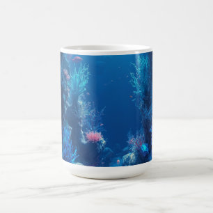 Taza de café con escena submarina de vibrante arre