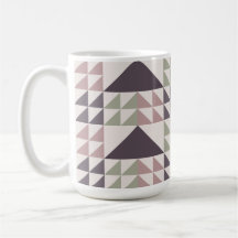 Taza de café con estampado geométrico de rosa polv
