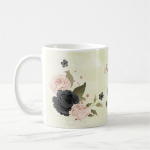 taza de café con flores rosadas sonrojadas negras