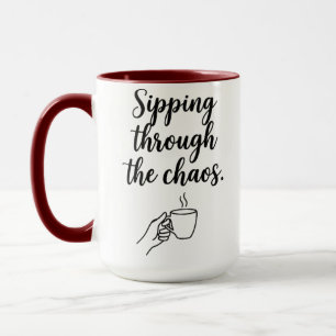 Taza De Café Con Frase Divertida Caos - Bebiendo A