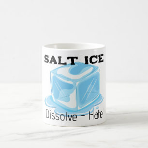 Taza de café con hielo de sal