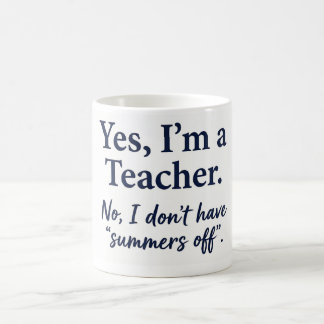 Taza de café con la cita sarcástica "No hay verano