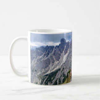 Taza de café con las Dolomitas