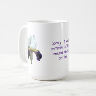 Taza de café con lirio púrpura y blanco con cita