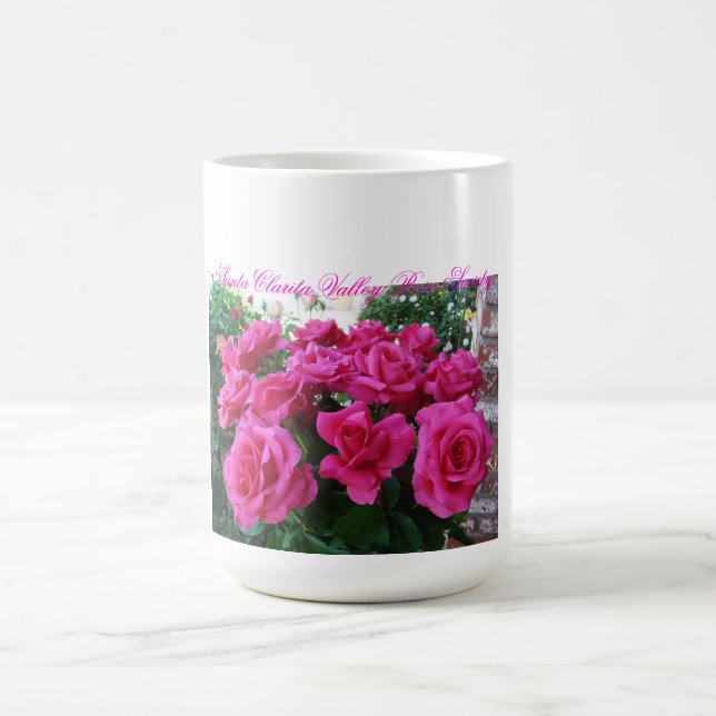 Taza de café con los rosas rosados (Centro)