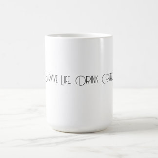 Taza de café con mensaje personalizado