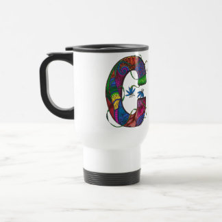 Taza de café con monograma del viajero de la letra