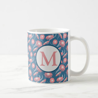 Taza de café con monograma flores rosadas azules p