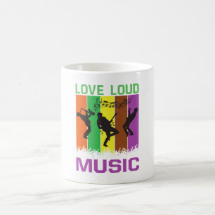 Taza de café con música fuerte y amor