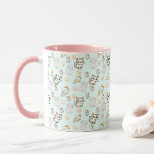Taza de café con patrón de gatitos y patas lindas