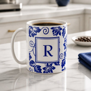 Taza de café con patrón de jardín azul monograma