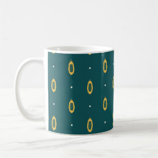 Taza de café con patrón de linternas de Ramadán en