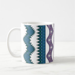 Taza de café con patrón de onda tribal