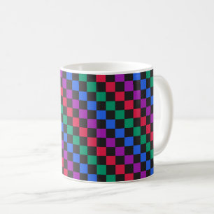 Taza de café con patrón de tablero de ajedrez verd