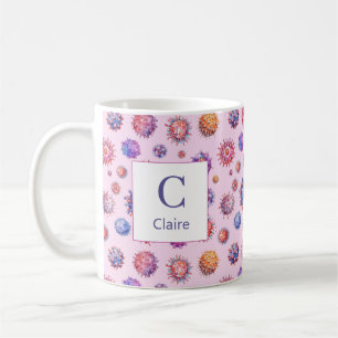 Taza de café con patrón de virus y bacterias de mo