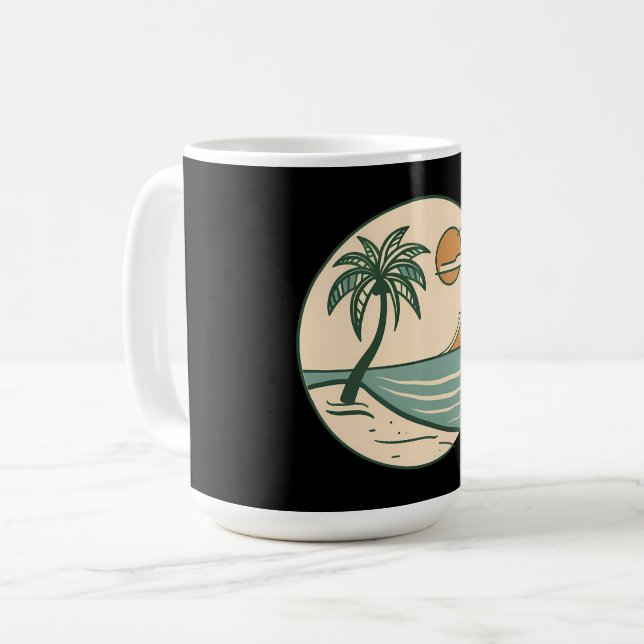 Taza de café con puesta de sol en playa tropical (Anverso izquierdo)