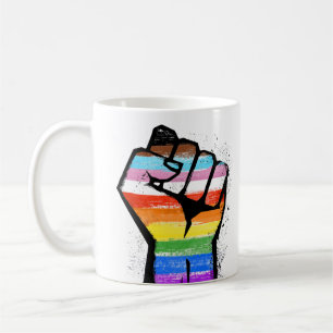 TAZA DE CAFÉ CON PUÑO DE ORGULLO PROGRESISTA LGBTQ
