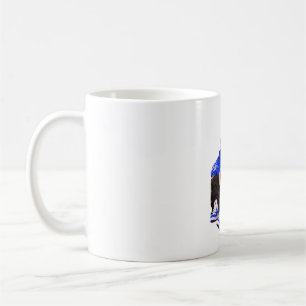 Taza de café con silueta de caballo negro majestuo