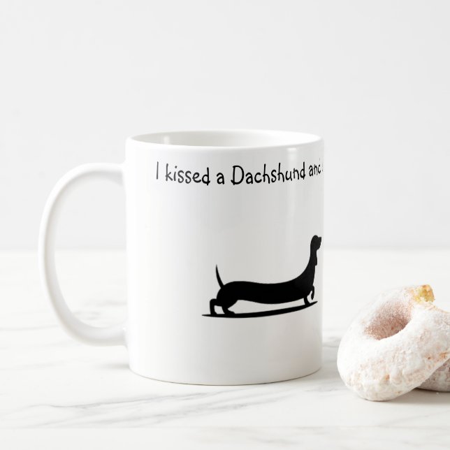 Taza de café con silueta de Dachshund  (Con donut)