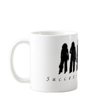 Taza De Café Con Silueta De Mujer Exitosa