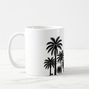 Taza de café con silueta de palmeras negras tropic