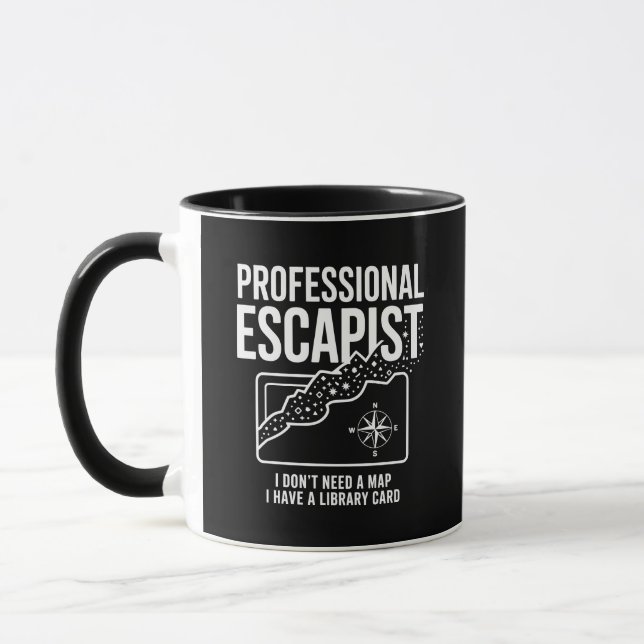 Taza de café con tarjeta de biblioteca de escapist (Izquierda)