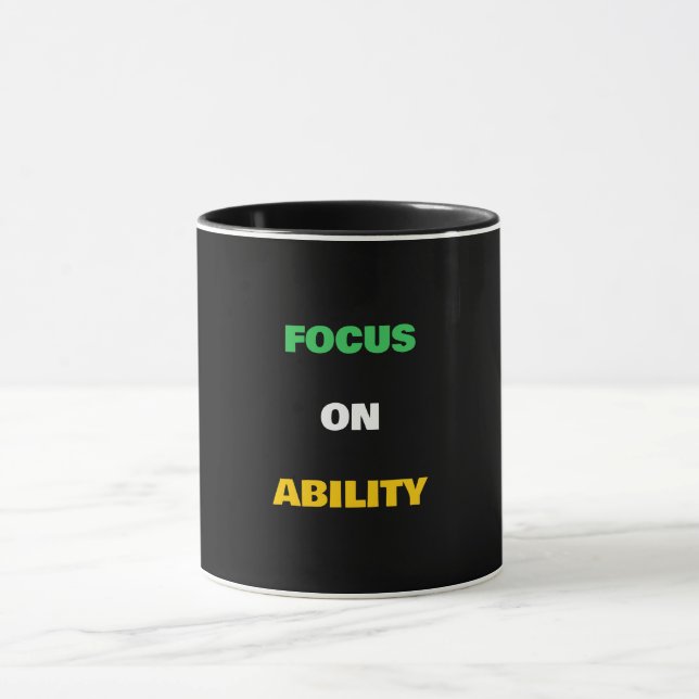 Taza de café con texto personalizado sobre orgullo (Centro)