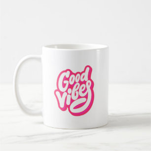 Taza de café con tipografía retro de buenas vibras