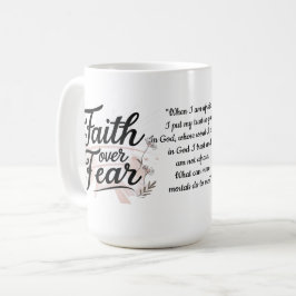 Taza de café con versículo bíblico inspirador