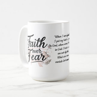 Taza de café con versículo bíblico inspirador
