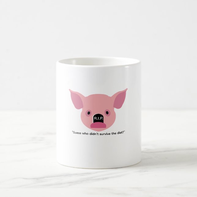 Taza de café conceptual divertida con un cerdo (Centro)