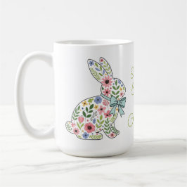Taza De Café Conejos de Pascua de flores silvestres rosadas y a
