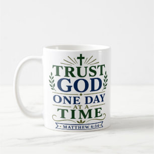 Taza De Café Confía en Dios Un Día a la Vez Estética Cristiana