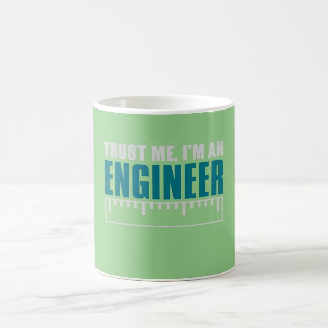 Taza De Café Confía en mí. Soy ingeniero (Centro)