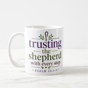 Taza De Café Confiando en el Pastor con cada paso Versículo Bíb