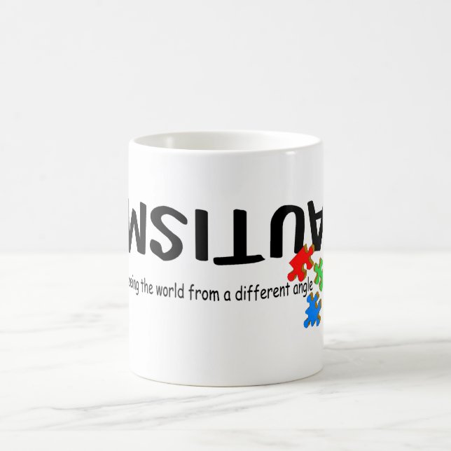 Taza De Café Considerando el mundo de un diverso ángulo (Centro)