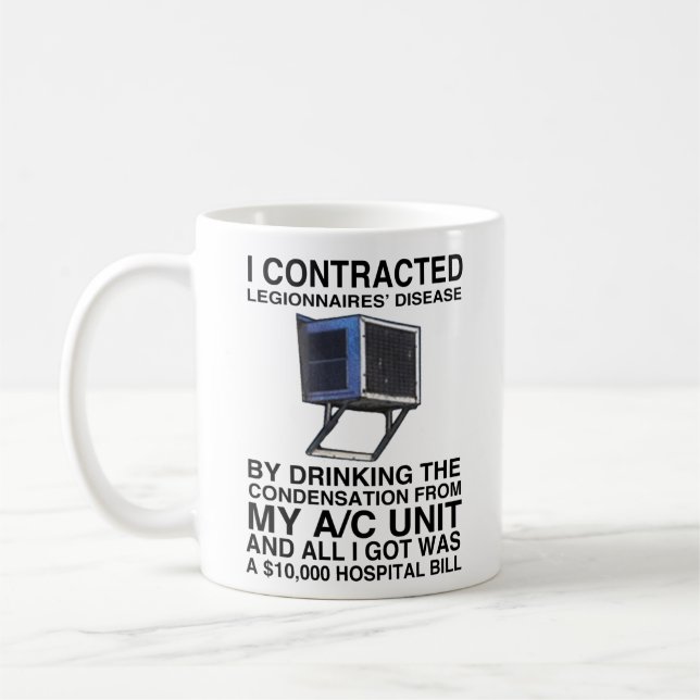 TAZA DE CAFÉ CONTRATÉ LA ENFERMEDAD DE LOS LEGIONARIOS BEBIENDO (Izquierda)