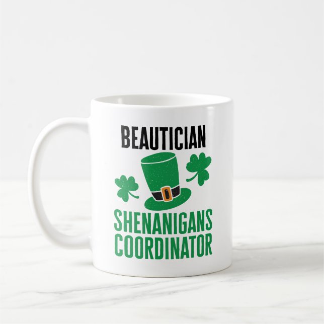 Taza De Café Coordinador de Beautician Shenanigans (Izquierda)