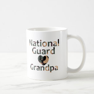Taza De Café Corazón Camo del abuelo del Guardia Nacional