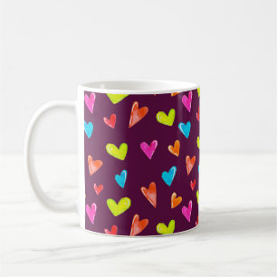 Taza De Café Corazones multicolores: Patrón púrpura acuarela.