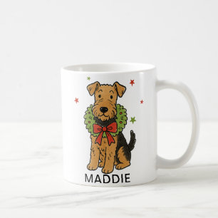 Taza De Café Corona de Navidad y lazo rojo para Airedale Terrie